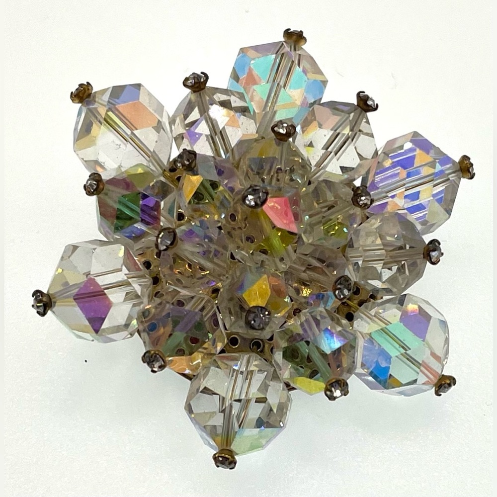 Vintage Cluster Star Brooch Pin Aurora Borealis & Clear Crystal Beads
Gold Tone - Picture 6 of 6